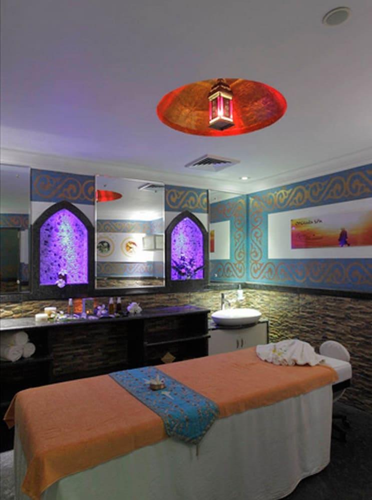 Noor-Us-Sabah Palace - Treatment Room