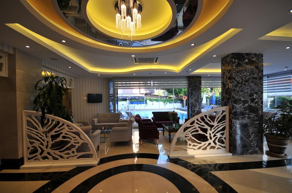Kleopatra Micador Hotel - Lobby Sitting Area