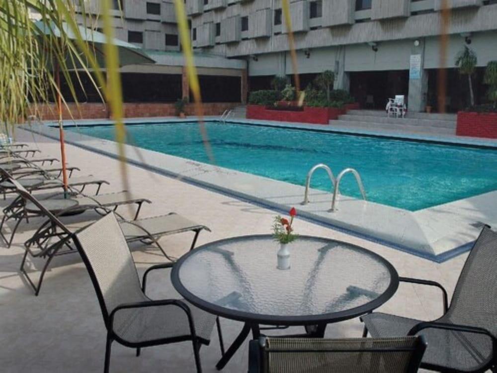 Avari Lahore - Outdoor Pool
