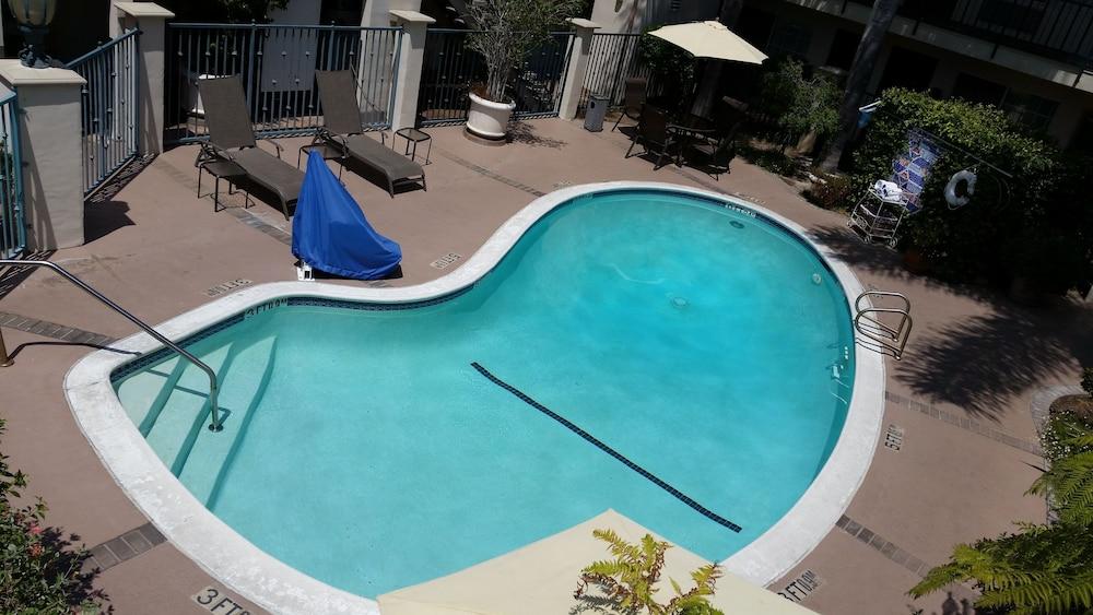 Tarzana Inn - Outdoor Pool