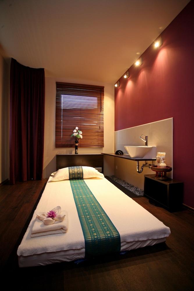 Ambient Hotel - Massage