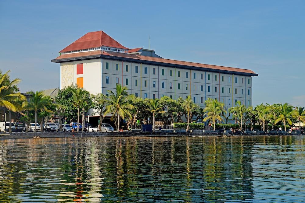 Singaraja Hotel - Featured Image