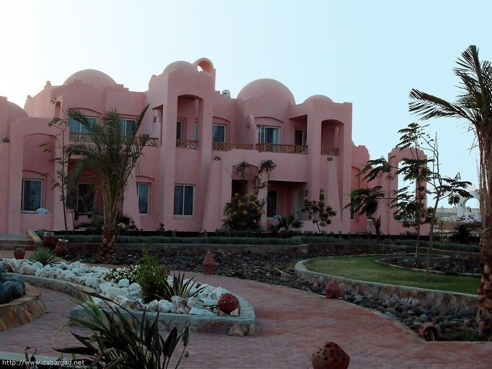 Zabargad Beach Resort - Hotel Front