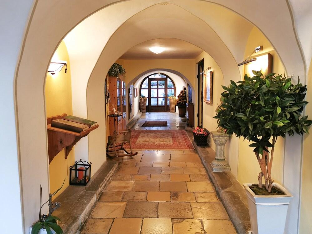Hotel Residenz Schrannenhof - Interior Entrance