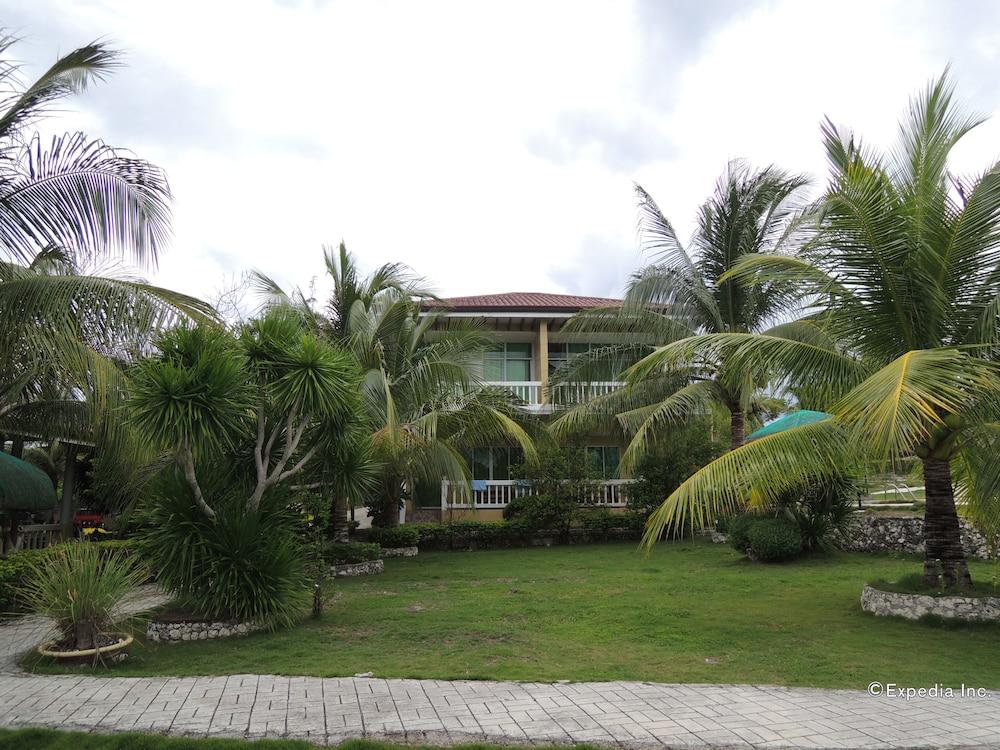 Moalboal Beach Resort - Property Grounds