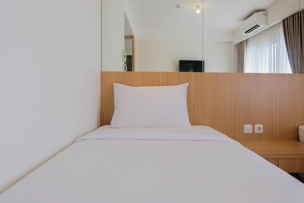 Twin Bed Studio Room at Annora Living Apartment - Room