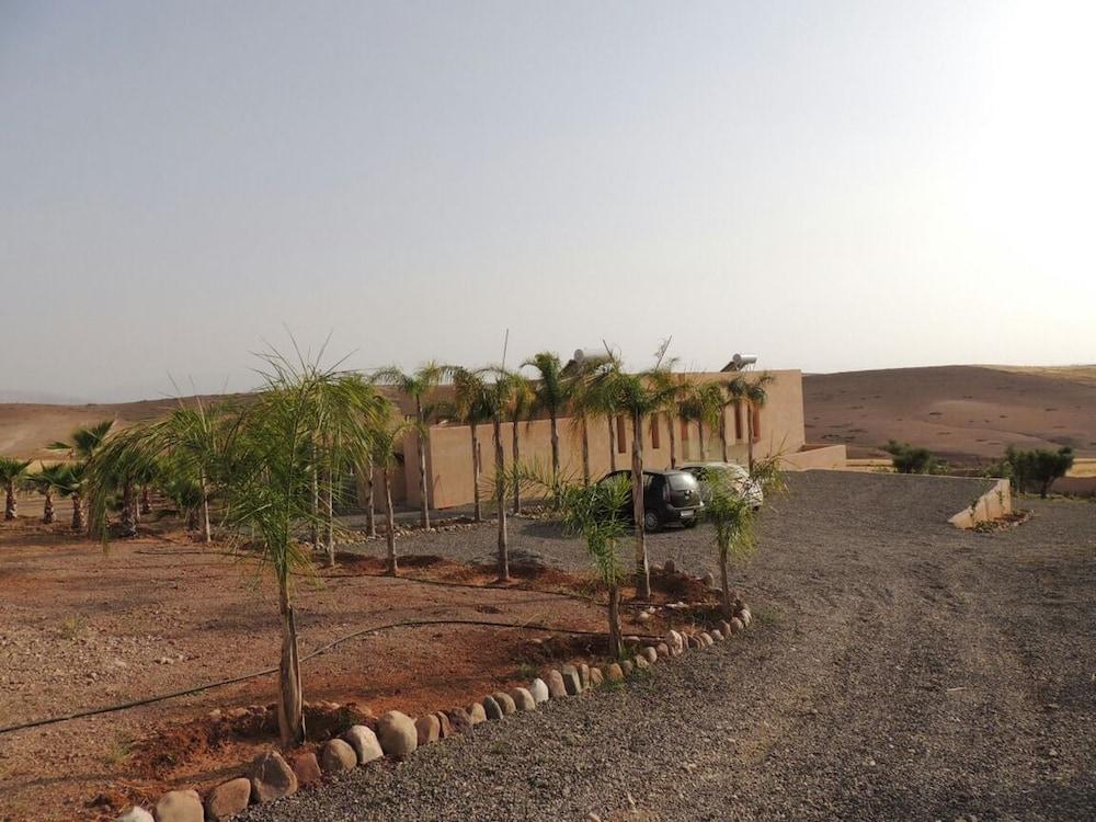 Dar Oumnass - Property Grounds