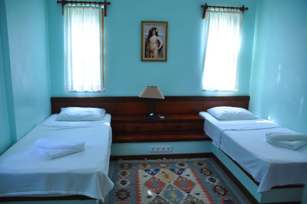 The Osmanli Hani - Room