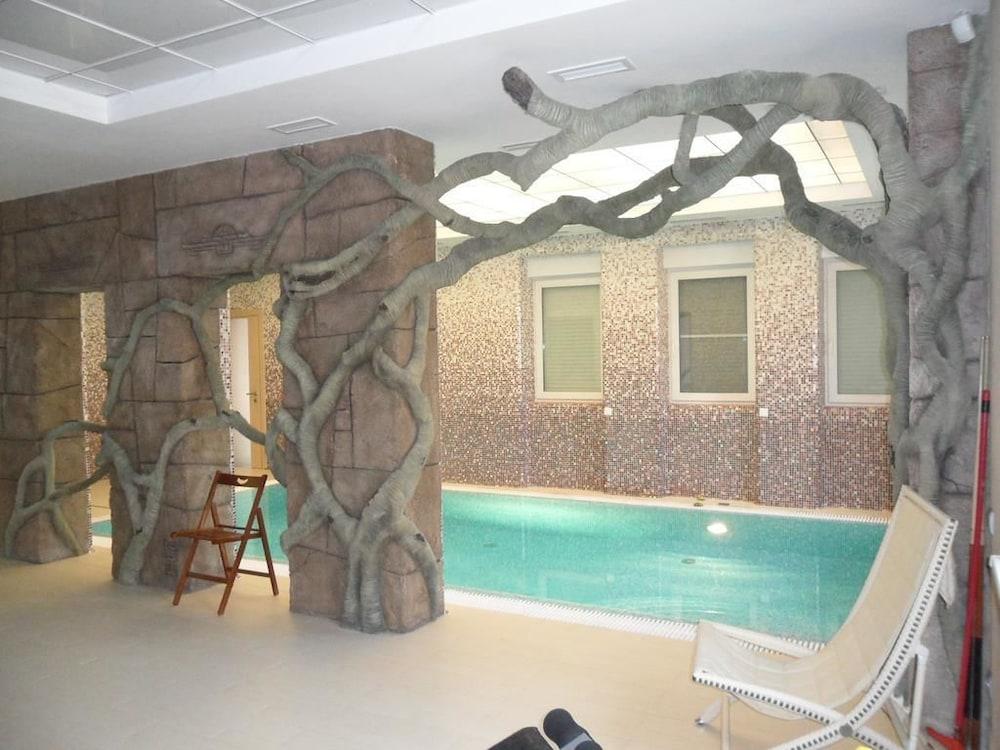 Hotel Vanil - Indoor Pool
