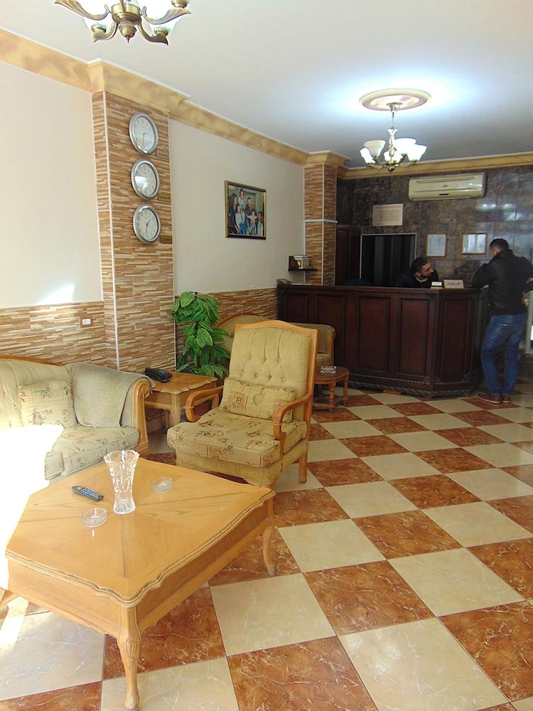 Al-Nujoom Hotel Suites - Lobby