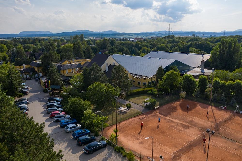 Tennis & Golf Hotel Höllrigl - Aerial View