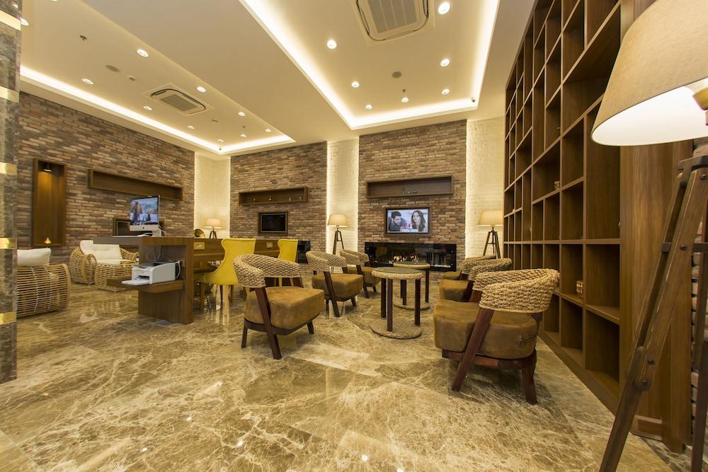 Gherdan Gold Hotel - Lobby Sitting Area