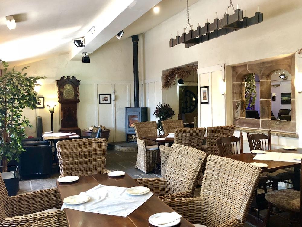 ذا برايوري - Restaurant