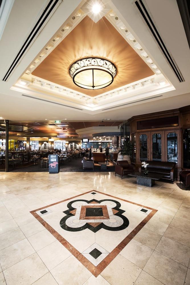 Nightcap at Matthew Flinders Hotel - Lobby