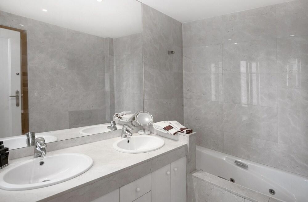 You Stylish Paseo de Gracia Apartments - Bathroom