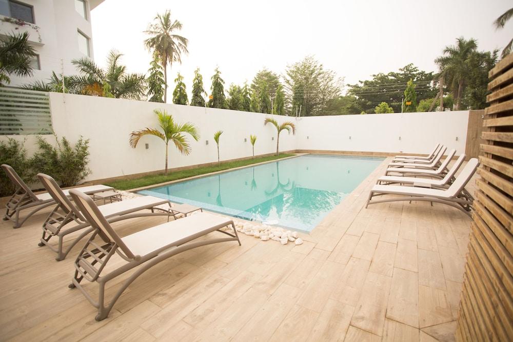 Accra Luxury Apartments at The Lul Water - Outdoor Pool
