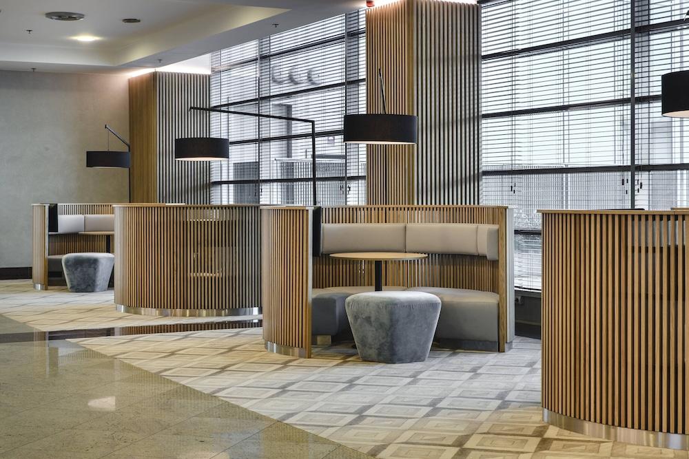 Courtyard by Marriott Warsaw Airport - Lobby