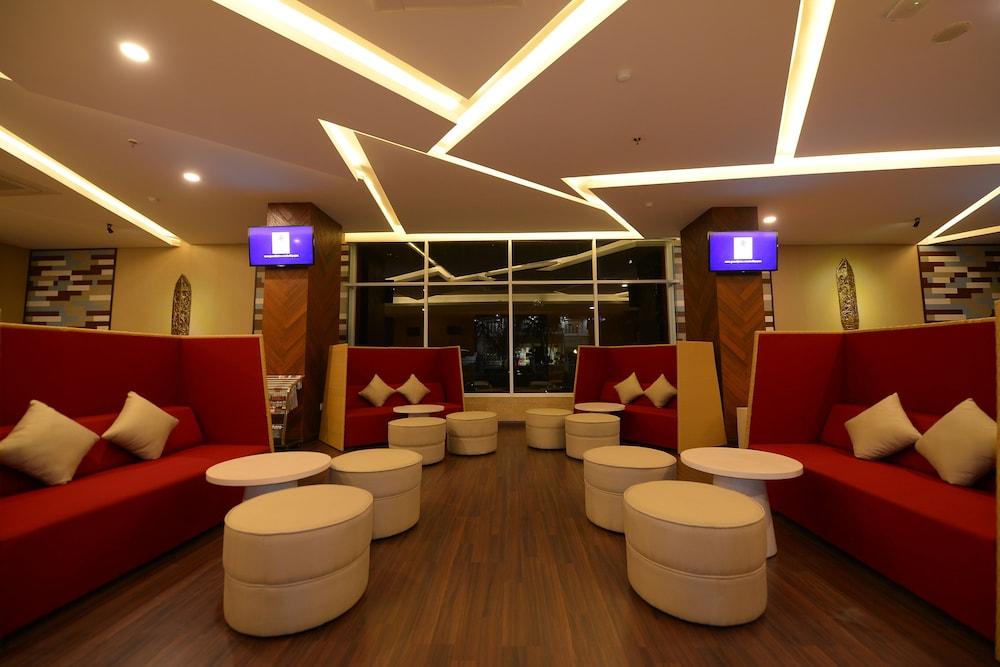 Grand Tjokro Balikpapan - Lobby Lounge