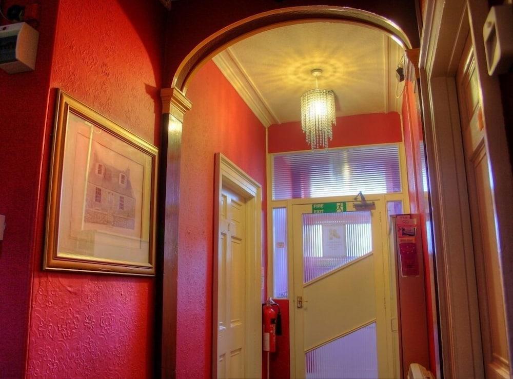 Atticus Central Guest House - Interior Entrance
