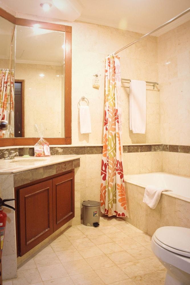Chandra Residence - Bathroom