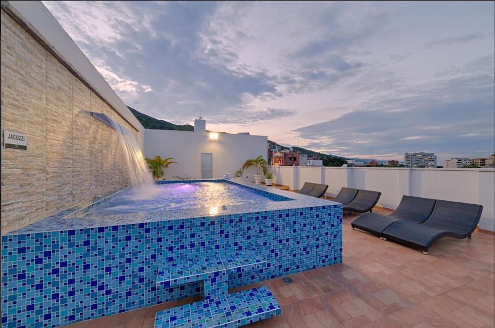 Hotel Granada Real - Rooftop Pool