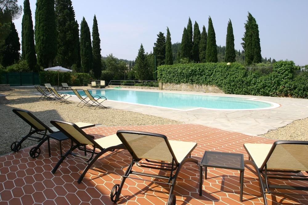Hotel Villa Dei Bosconi - Featured Image