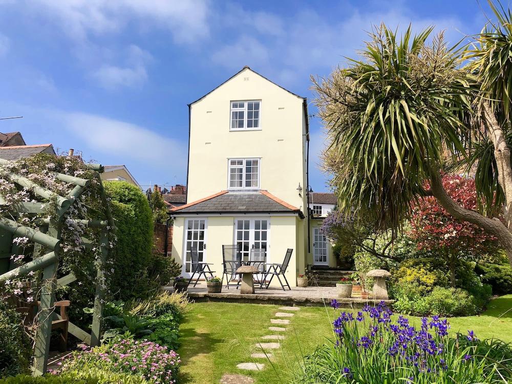 Mulberry Cottage - Cowes - Featured Image