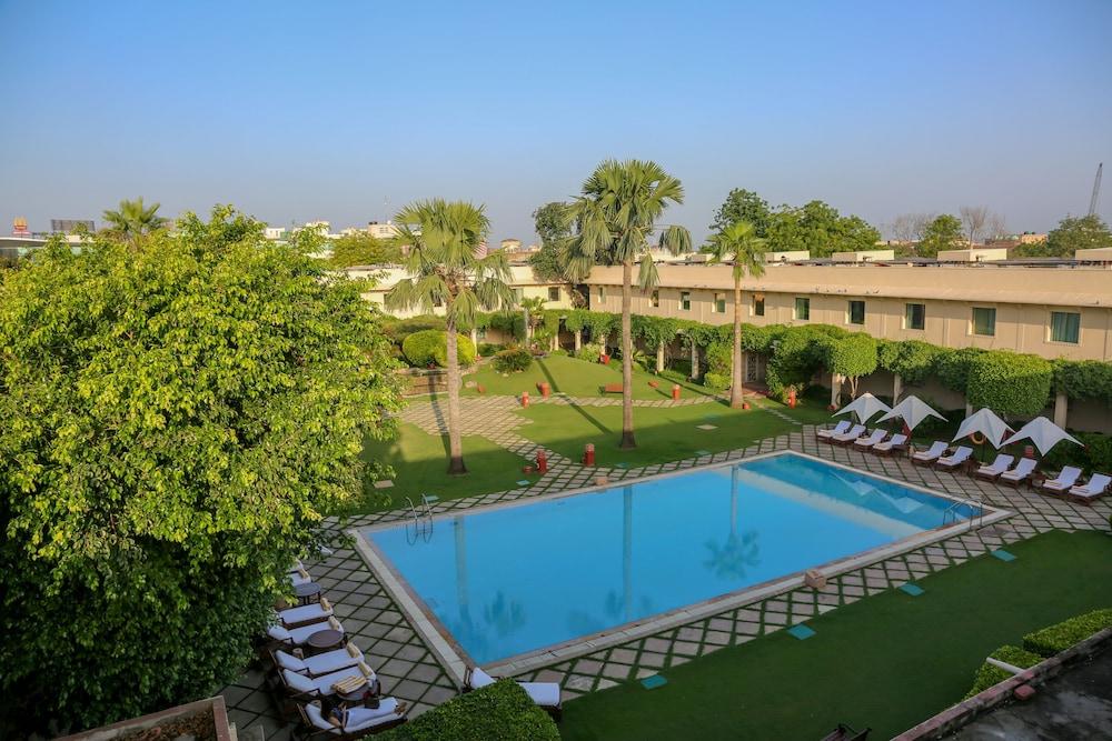 Trident, Agra - Featured Image