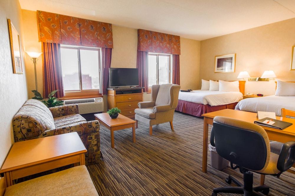 Humphry Inn & Suites - Room