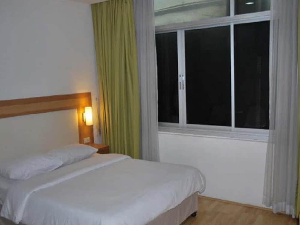 Suriwongse Hotel - Room