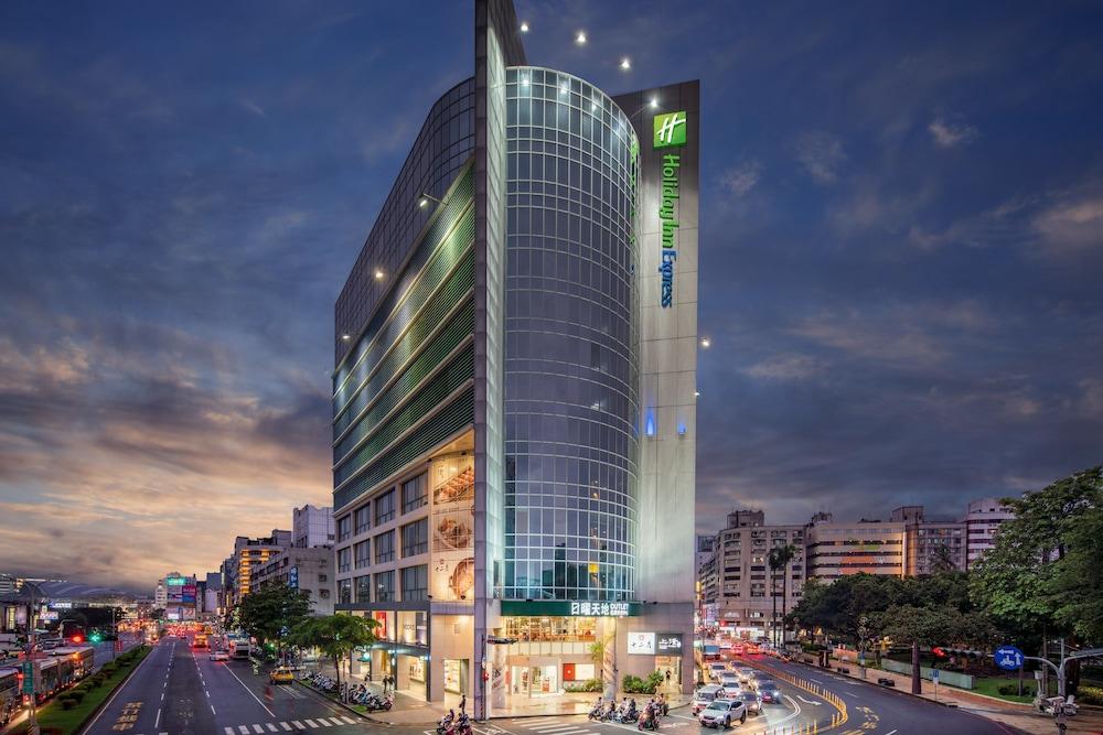 Holiday Inn Express Taichung Park, an IHG Hotel - Featured Image