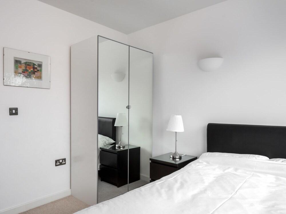 Luxury 2 Bed Apartment - Room