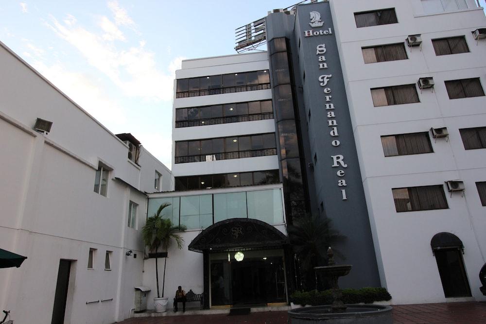 Hotel San Fernando Real - Interior Entrance