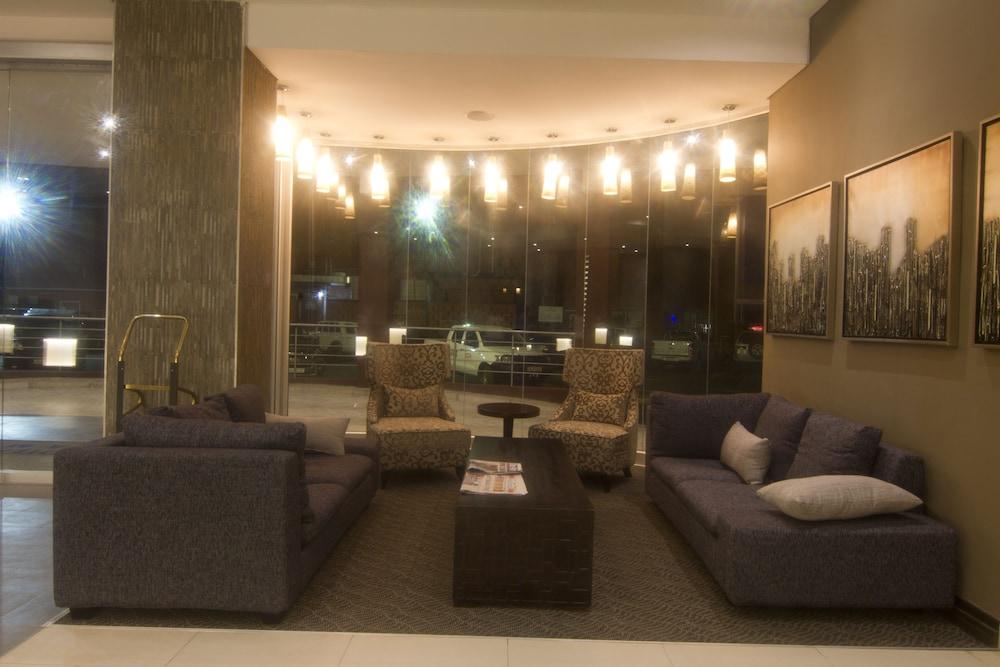 Protea Hotel by Marriott Lusaka Tower - Lobby Sitting Area