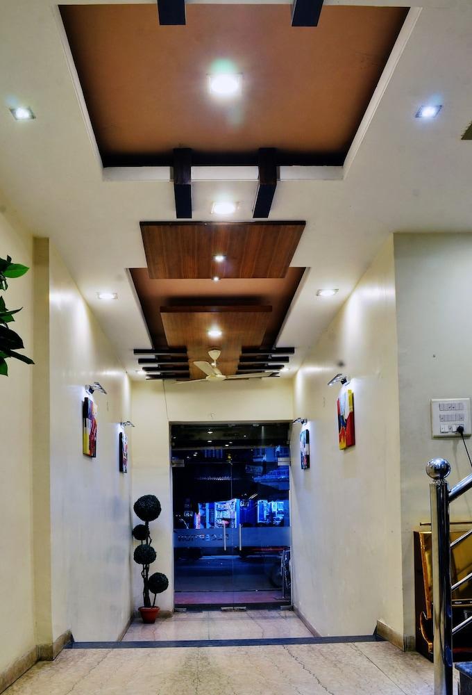 Regal Hotel - Interior Entrance