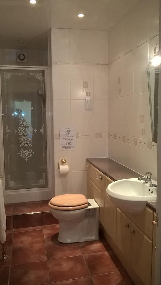 جيبل كوتيدج - Bathroom Shower