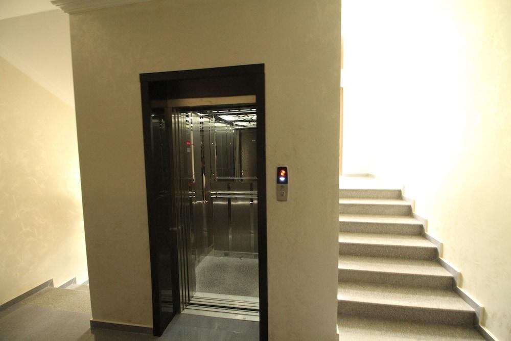 HOTEL MEDEA kvariati - Interior Entrance