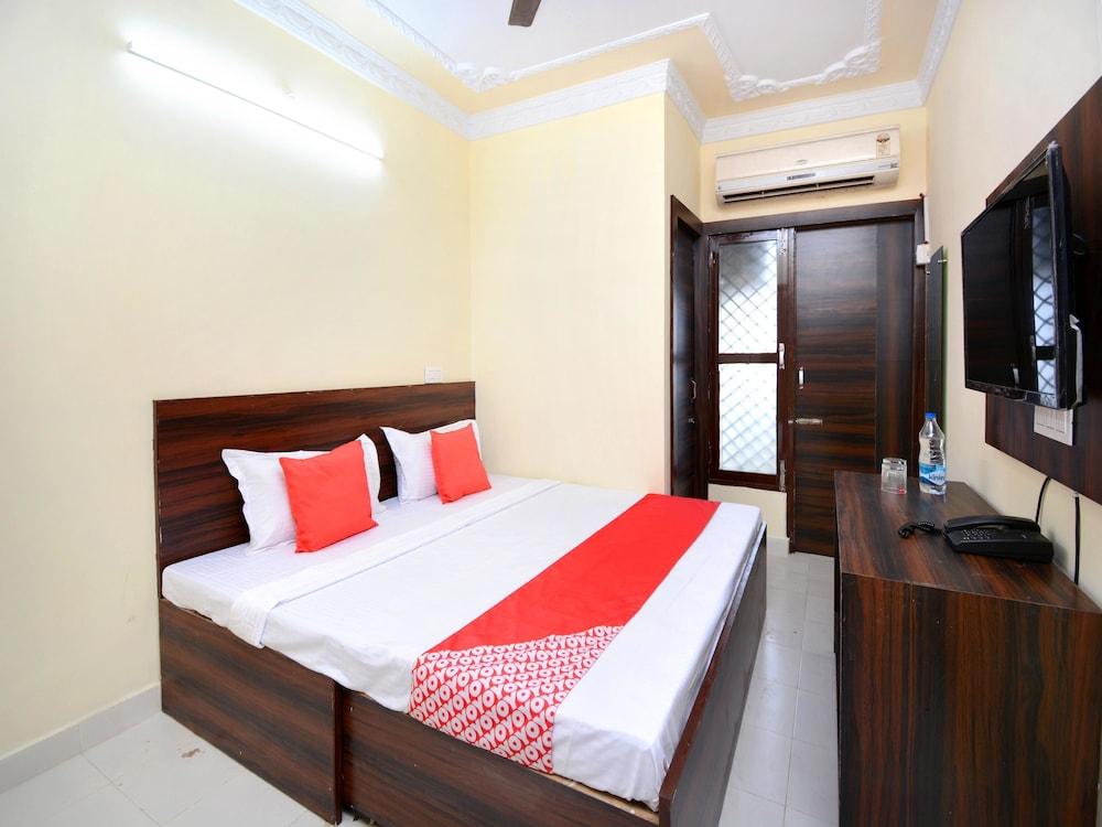 OYO 28179 Ambay Guest House - Featured Image
