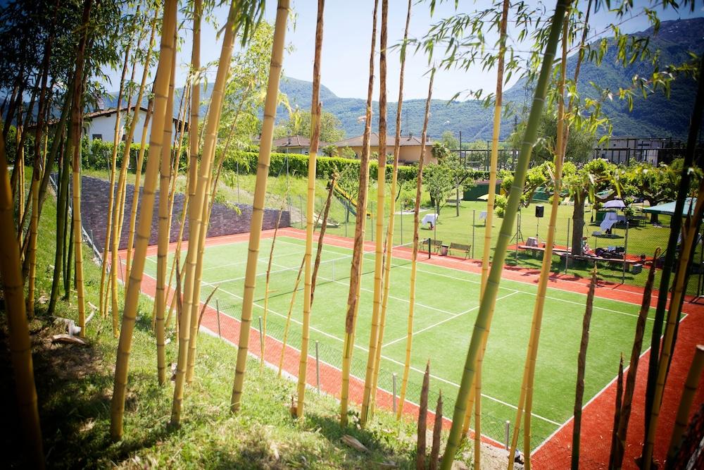 Bamboohouse Motel Riazzino - Tennis Court