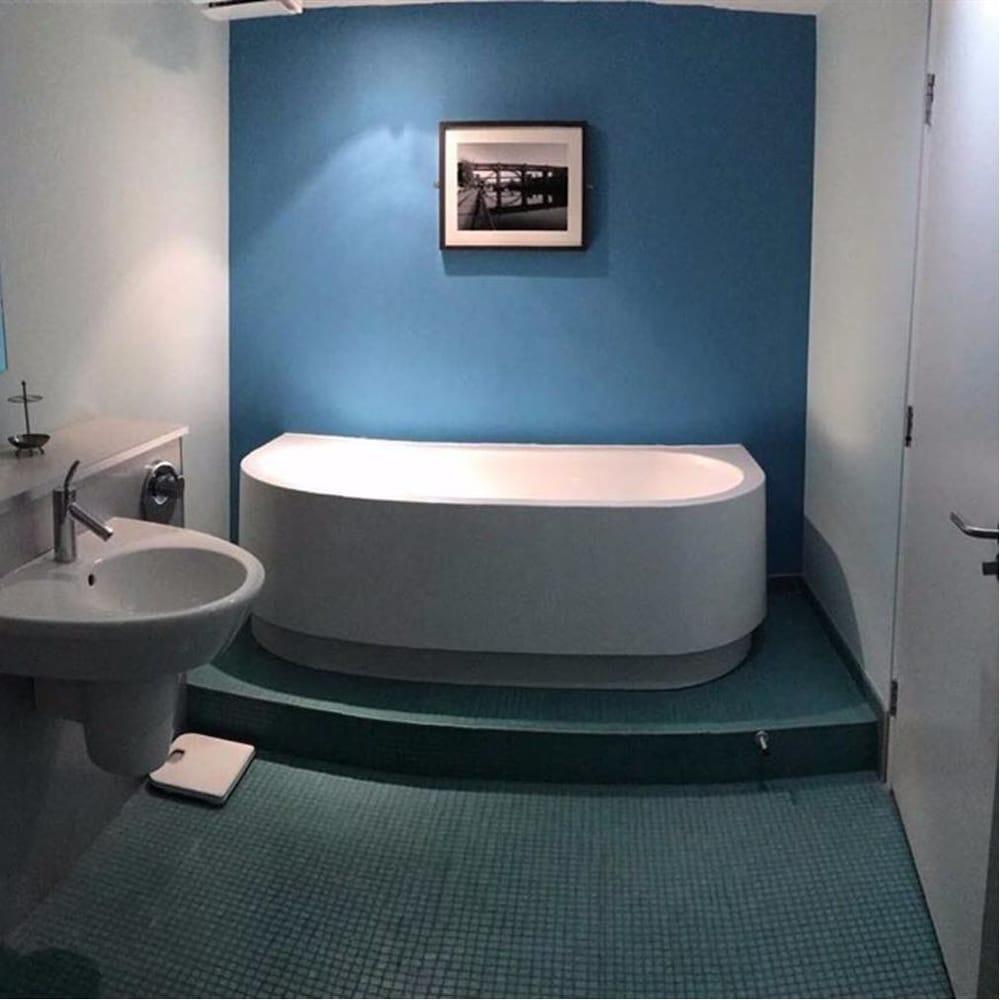 Luxurious City Centre Penthouse - Bathroom