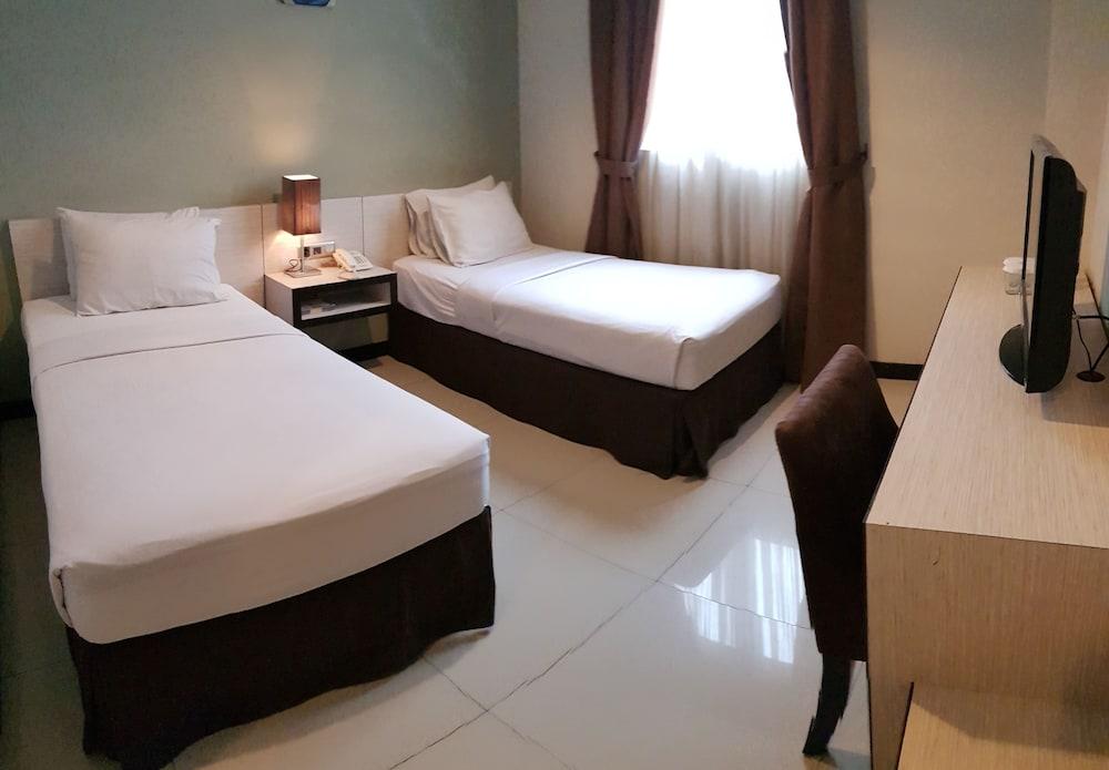 N3 Hotel Zainul Arifin - Room