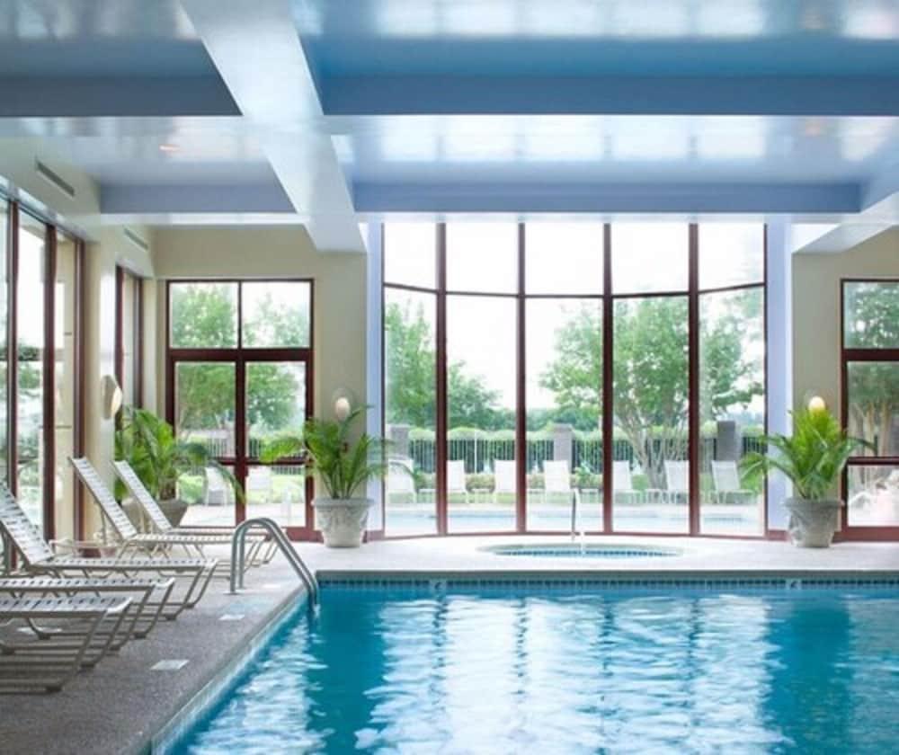 Radisson Hotel Memphis - University - Indoor Pool