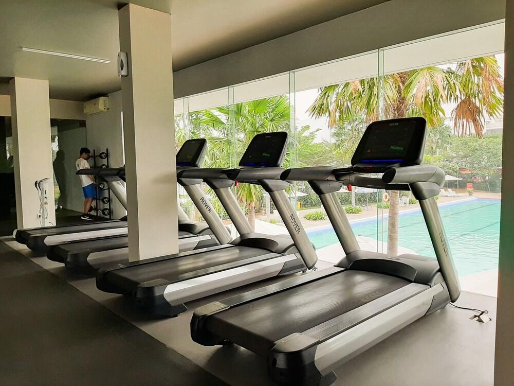 Comfy and Modern 2BR Apartment at Aeropolis Residence - Gym