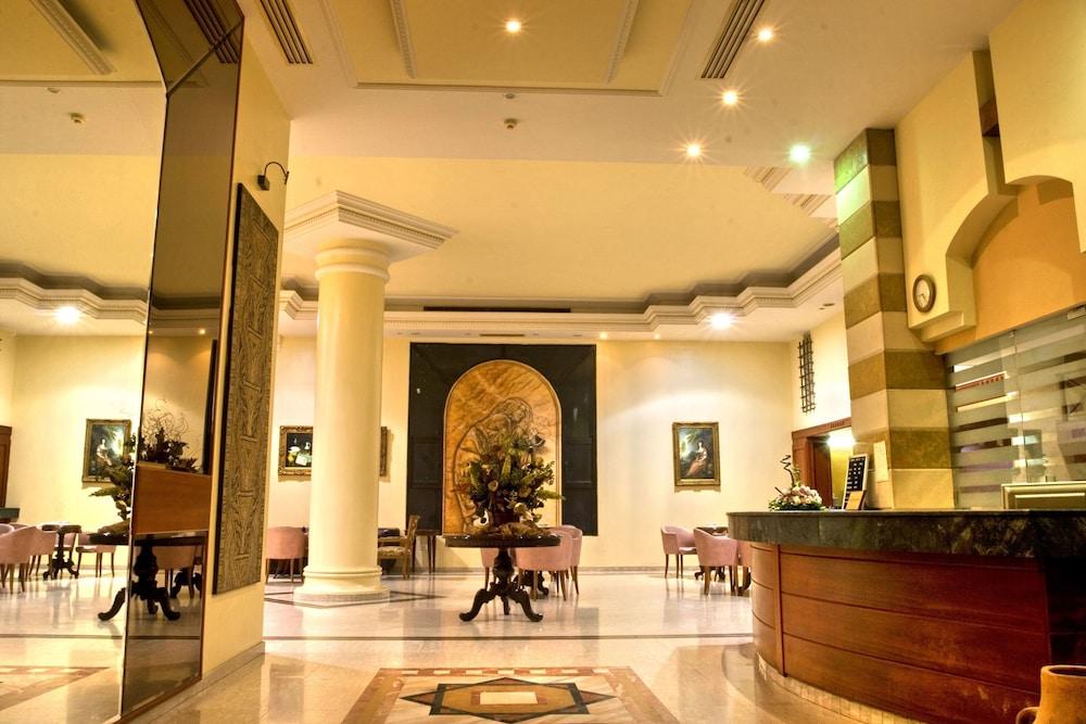 Madisson Hotel - Lobby