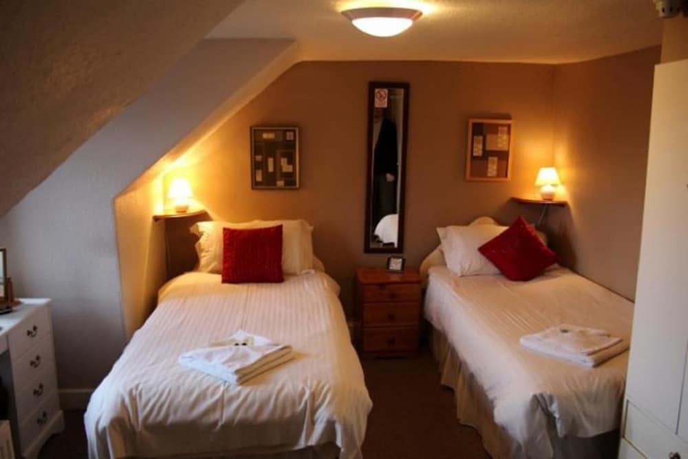The Highland Guest House - Room