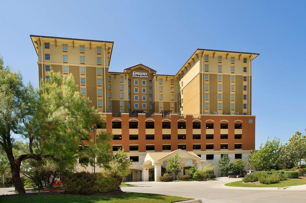 Drury Inn & Suites Near La Cantera Parkway - Featured Image