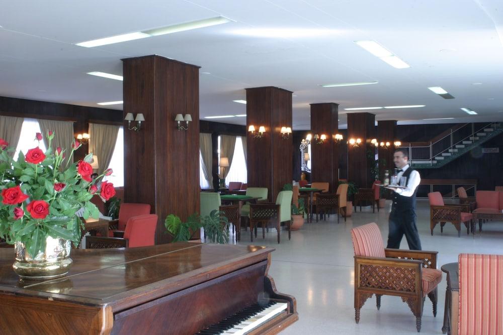 Chellah Hotel - Lobby Lounge