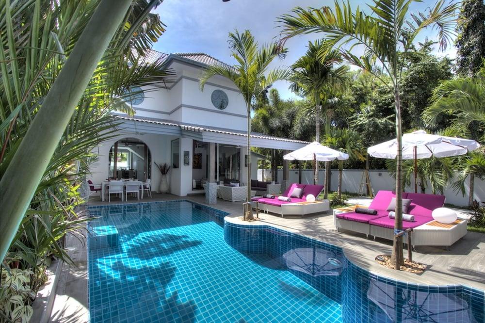 Tropicale Villa - Featured Image