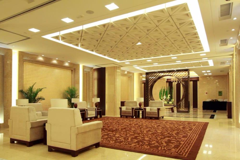 Luxemon Xinjiang Yindu Hotel - Lobby Sitting Area
