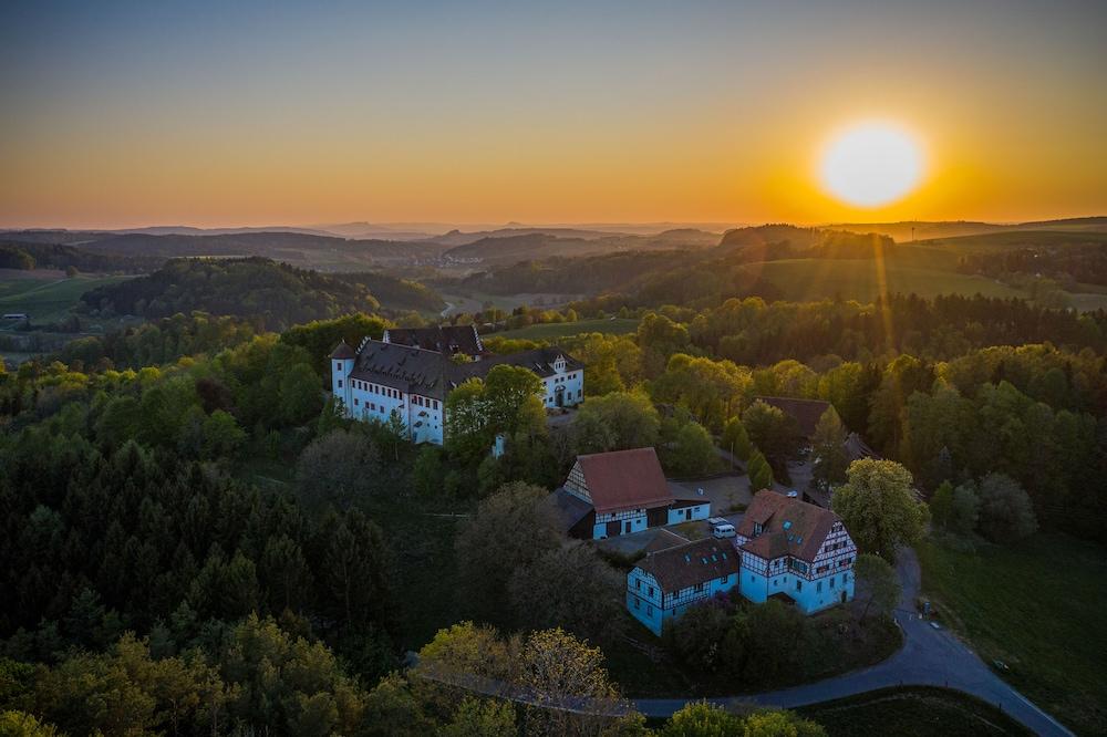 Schloss Hohenfels - Gästehaus Morgenrot - Featured Image